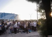 Ratusan Umat Islam Laksanakan Shalat Iduladha di Stadion Surajaya Lamongan