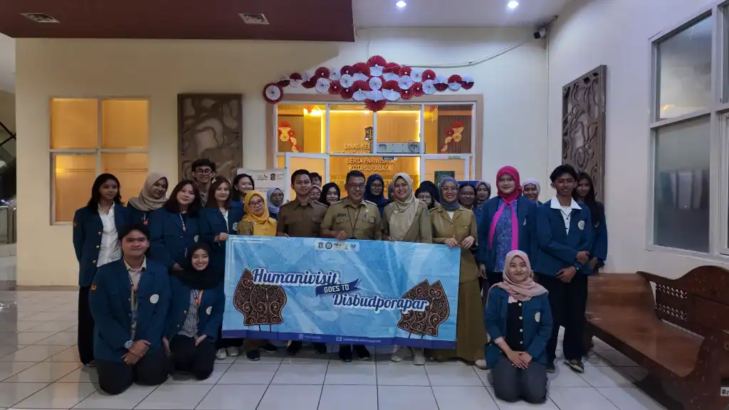 BEM FIB UNAIR Kunjungi Disbudporapar Surabaya, Pelajari Peran Lulusan Humaniora dalam Dunia Pariwisata