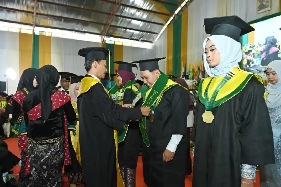 Wisuda Unisda Lamongan 2025, Rektor Umumkan Akreditasi Unggul dan Rencana Program S3