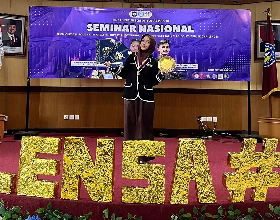 Siswi SMAN 2 Lamongan Berhasil Raih Medali Perunggu di Ajang SIREC 2025